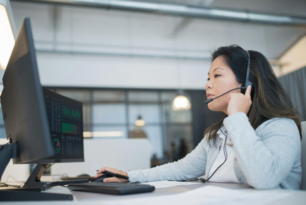 Filipina using AI in customer service